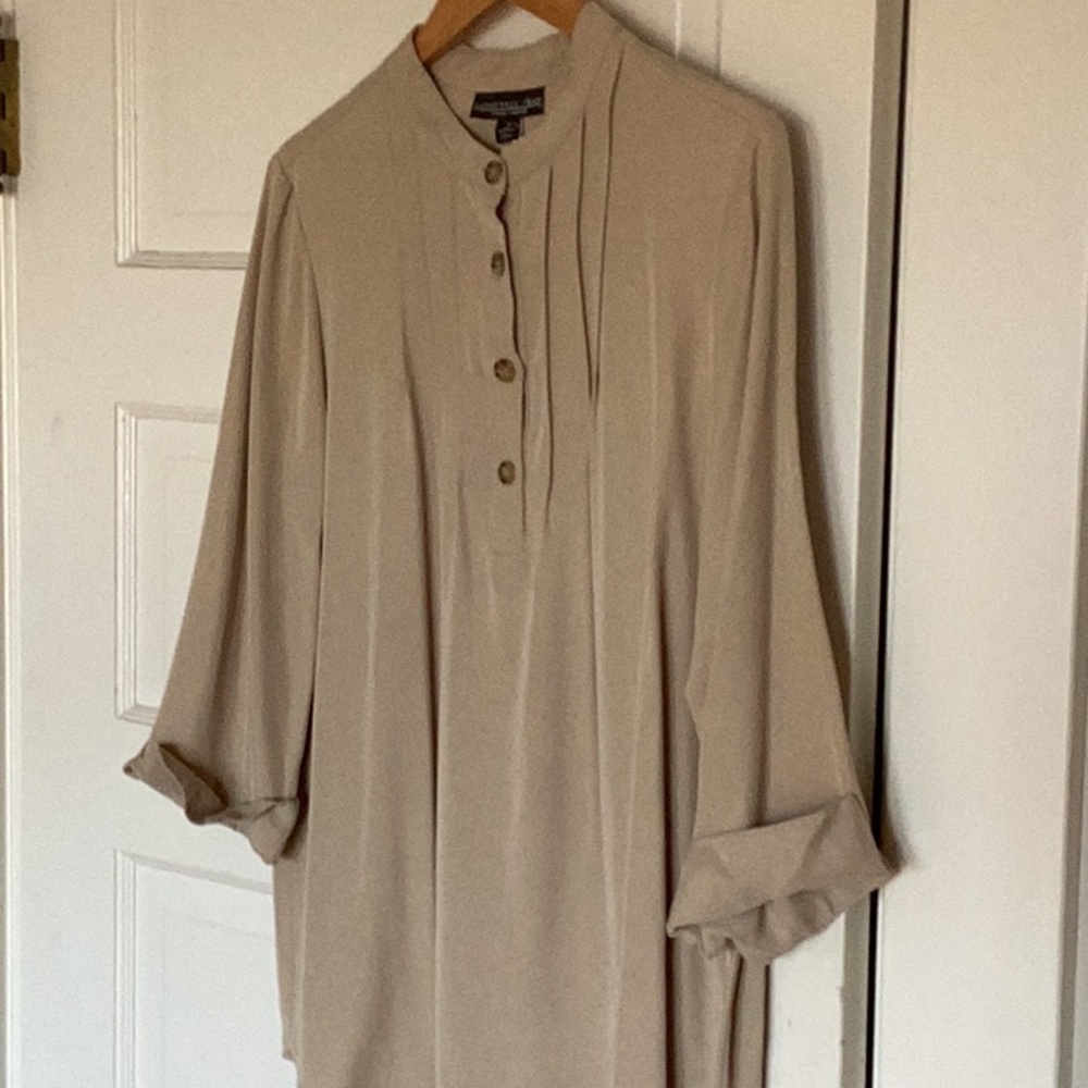 NWT Monteray Bay Appleseed’s tan loose fitting tunic top 3/4 sleeves size M